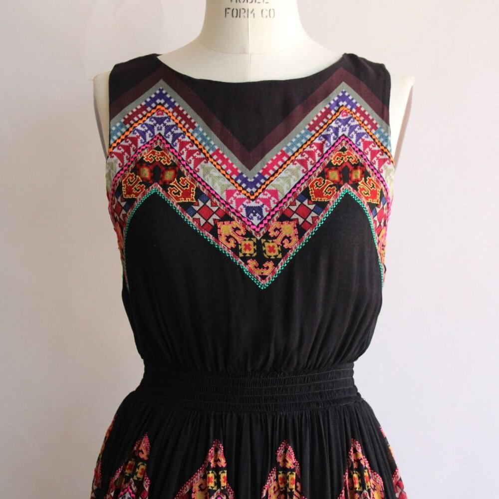 Tanvi Kedia Womens Dress, Size 6, Keyhole Back, Boho Folk Style Embroidery - Picture 3 of 12